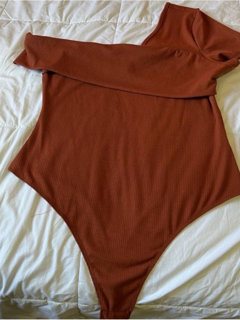 Lulu's One-Shoulder Ribbed Crop Top in Rust Orange - Picture 4 of 5